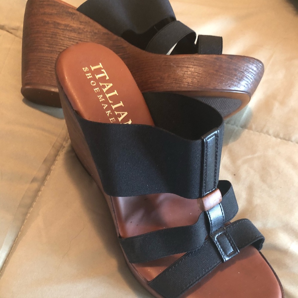 Ladies sandals , never worn ,